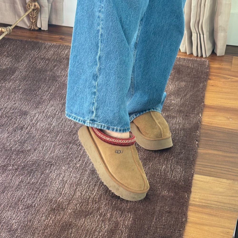 UGG Tasman Slippers – Chestnut / Red Braid | US 7.5